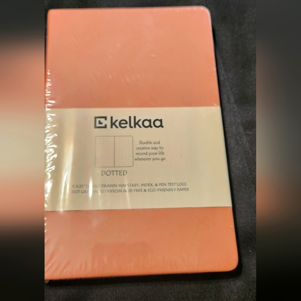Kelkaa Dotted notebook